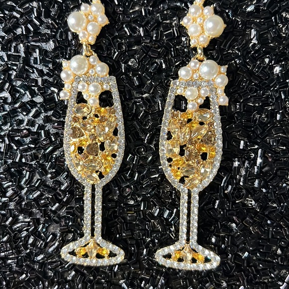 Champagne Taste for Pierced Ears Only - Picture 12 of 15